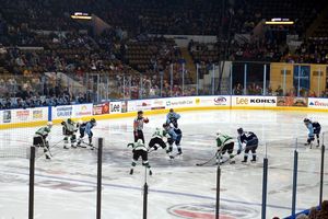 2024년 밀워키 어드미럴스와의 경기에서 스타스