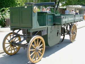 DMG 라스트바겐 모형, 1896년, 최초의 가솔린 트럭