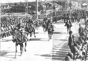 난징 성으로 입장하는 일본군