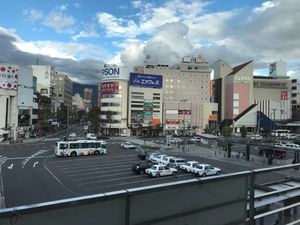 동쪽 출구 주변