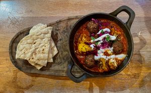 계란 대신 팔라펠을 넣은 비건 샤크슈카