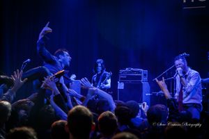 2013년 3월 11일 워싱턴 D.C. 하워드 극장에서 퍼플 앳 더 코어 투어의 일환으로 공연하는 스콧 와일랜드와 와일드어바웃츠