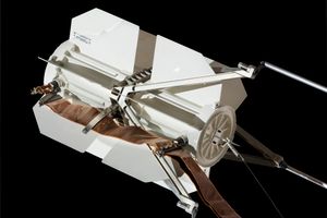 파이오니어 10호 모형의 연장 붐에 장착된 SNAP-19 RTG