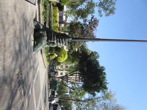 알라메다 센트럴 옆에 위치한 플라사 데 라 솔리다리다드에는 지진 희생자와 구조대원을 기리는 기념비가 세워졌다.