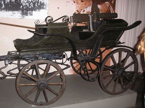 훌리아이폴 박물관에 전시된 반군 군대의 병사들이 사용하는 타찬카.