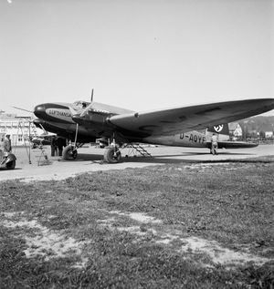 스위스 뒤벤도르프에 있는 도이체 루프트한자의 He 111C.