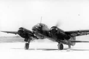 튀니지에서 이륙을 준비하는 Ju 88(1942–43년경)