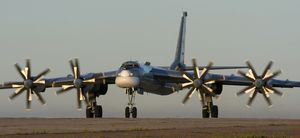 2006년 엥겔스 공군 기지에 있는 Tu-95MS