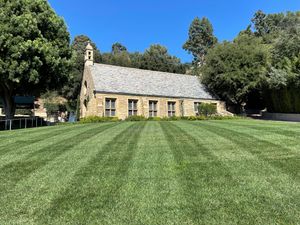 포리스트 론-글렌데일에 있는 Wee Kirk o' the Heather