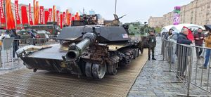 모스크바에 전시된 격파된 우크라이나군의 M1A1