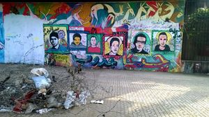 혁명의 순교자들을 기리는 타흐리르 광장의 낙서
