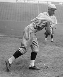 1924년 경기 전 몸을 푸는 러핑