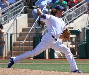 2012년 시카고 컵스 스프링 트레이닝에서 투구하는 서마저