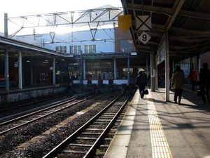 나가사키 본선의 종점(2, 3번 승강장)