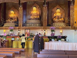 싱윈 사망 후 서래사 대웅보전에 마련된 싱윈 추모 제단