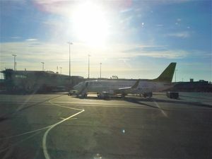 활주로에서 본 RIX 터미널