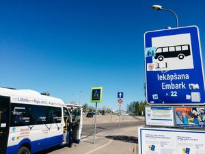 리가 국제공항 버스 정류장