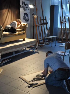 벌레 시점으로 인물화를 그리는 모습