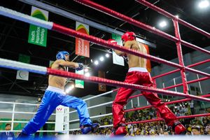 하미드 암니가 2017년 실내 무도 아시안 게임에서 풀 컨택트 바지를 입고 풀 컨택트 스타일로 경기를 하는 모습