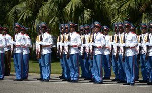 2014년 쿠바 국빈 방문 당시 쿠바 의장대가 사열하며 경례를 하고 있다.