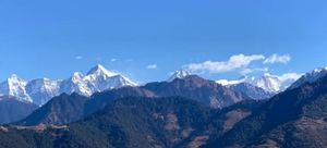 동부 루쿰구의 다울라기리 산군에는 히말라야 산맥에서 가장 인기 있는 7,000미터급 산들이 있다