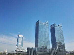 하얼빈 ICE 센터 주변의 사무실 건물