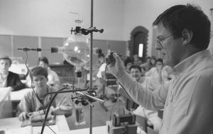 화학 수업, 본, 서독, 1988