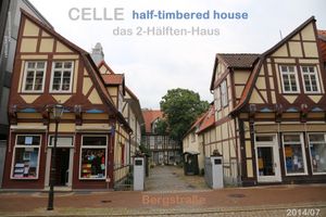 잘못 교체된 부분이 있는 반목조 주택(Bergstr.)