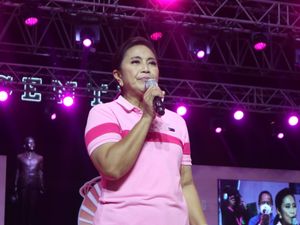 2022년 4월 5일, 안티폴로에서 열린 선거 유세 중인 로브레도