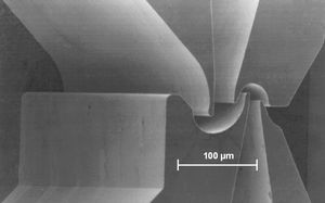 우라늄 농축에 사용되는 분리 노즐