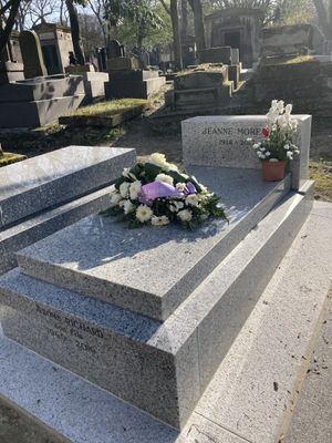잔 모로의 묘, 몽마르뜨 묘지에 위치