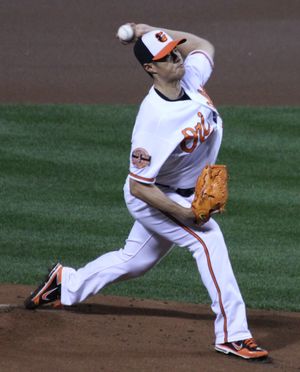 2012년 볼티모어 오리올스에서 아메리카 리그 디비전 시리즈(ALDS) 2차전에서 투구하며 승리를 거둔 천웨이인