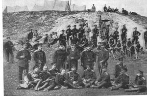 고르니 두브니크 전투 중 핀란드 근위 소총병 대대의 병사들