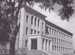 1940년 관동주(關東州) 여순(旅順)에 설립된 여순고등학교(旅順高等學校).