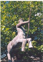 궁수자리를 묘사한 조각상