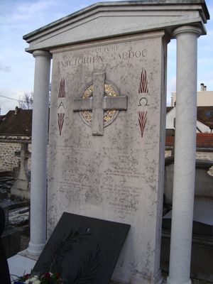 마를리르후아에 있는 사르두의 묘