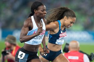 아만틀레 몬쇼가 앨리슨 펠릭스를 간신히 제치고 보츠와나의 첫 세계 육상 선수권 대회 또는 올림픽 육상 챔피언이 되었다.