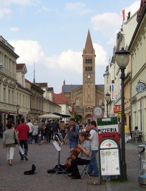 구 시가지 (주요 쇼핑 거리, 브란덴부르거 거리)