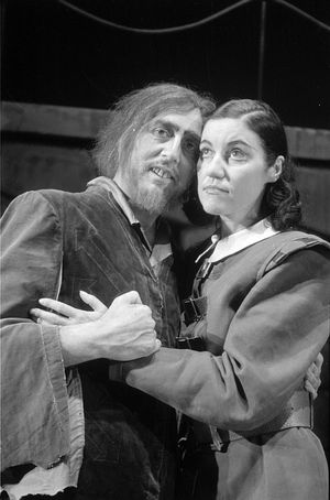 플로레스탄(귄터 트렙토우)과 레오노레(카리나 쿠츠); 1945년 9월, 도이체 오퍼 베를린}}