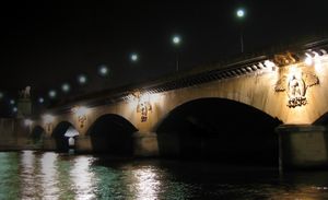 예나 다리(Pont d'Iéna)는 파리에 있으며, 예나 전투를 기념하기 위해 건설되었다.