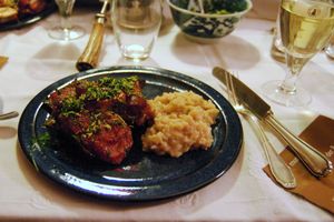 리소토와 함께 제공되는 오소부코