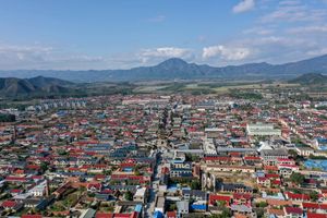 옌칭구 북동부에 위치한 융닝