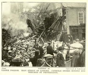 1920년 8월, 리스번에서 충성파에 의해 파괴된 가톨릭 소유 사업체.