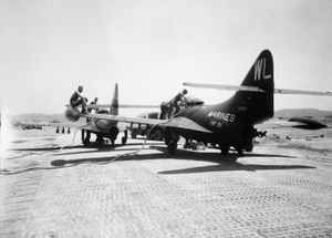F9F-2s 비행대 VMF-311의 1951년 포항 기지