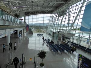 1층 도착 로비와 2층 출발 로비