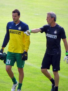 한다노비치(왼쪽)는 골키퍼 코치 알레산드로 니스타와 함께 훈련 중