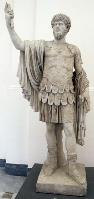 군복을 갖춘, 서기 50년에서 75년 시기 오래된 조각상에서 루키우스 베루스의 머리 부분 (나폴리 파르네세 컬렉션