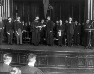 1920년 홀리 크로스 대학교에 있는 데 벌레라