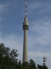 몬테 다 비르젴, 빌라 노바 드 가이아에 있는 RTP 포르투 스튜디오의 TV 타워.
