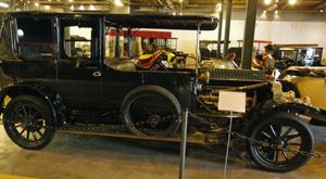 본문에서 설명하는 리무진의 후드 또는 지붕 유형 (1912년 복스홀)